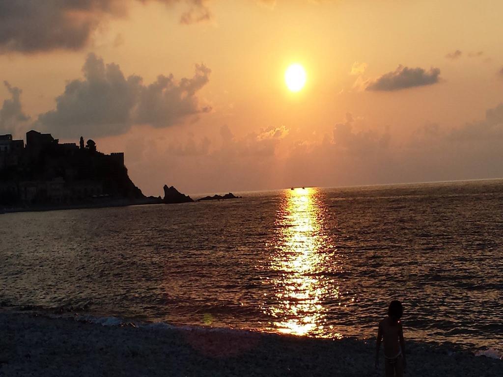 Casa Vacanze Due Passi E Il Mare Castel di Tusa Luaran gambar